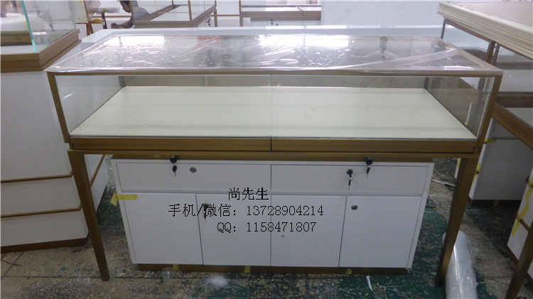 珂蘭鉆石珠寶展示柜.jpg