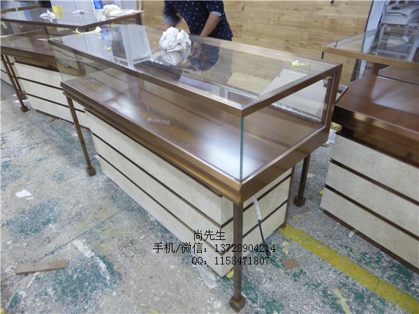 黃金珠寶展示柜.jpg