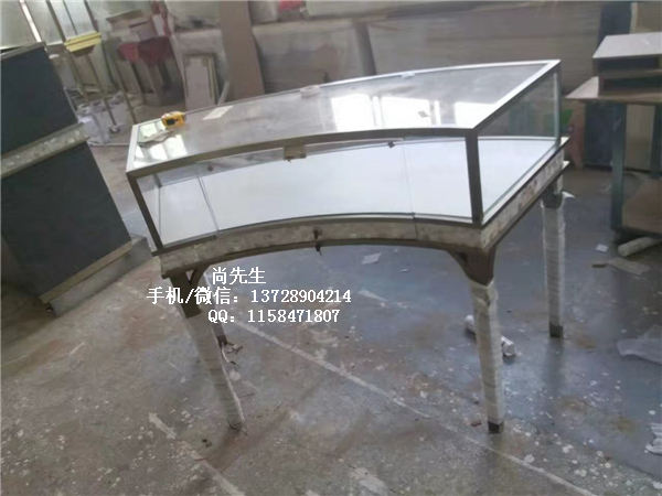 高檔珠寶展示柜.jpg