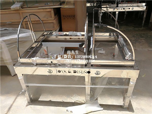 鏡面不銹鋼展示柜.jpg