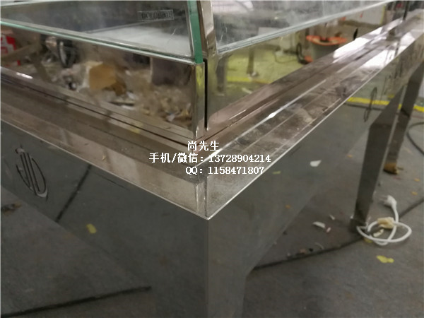 鏡面不銹鋼焊接細(xì)節(jié).jpg