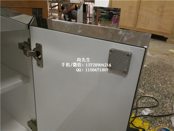 不銹鋼柜臺門板.jpg