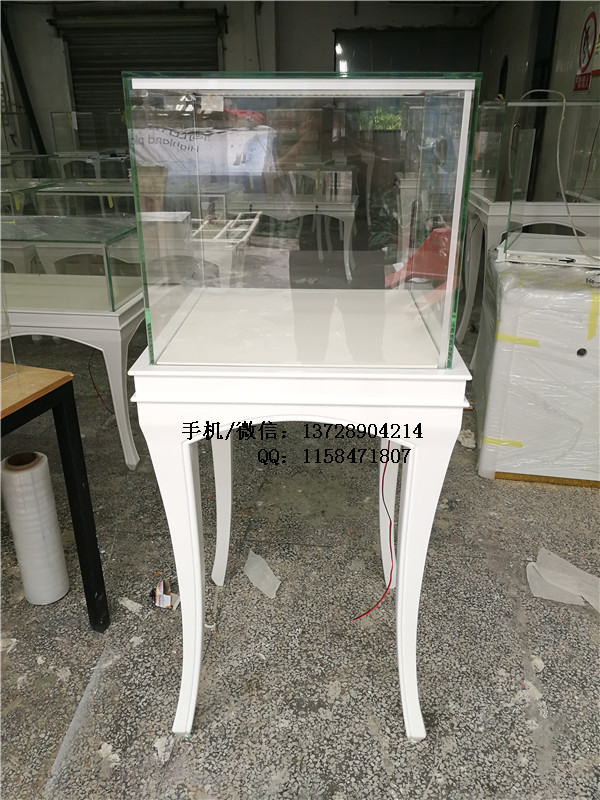 木制珠寶展示柜.jpg