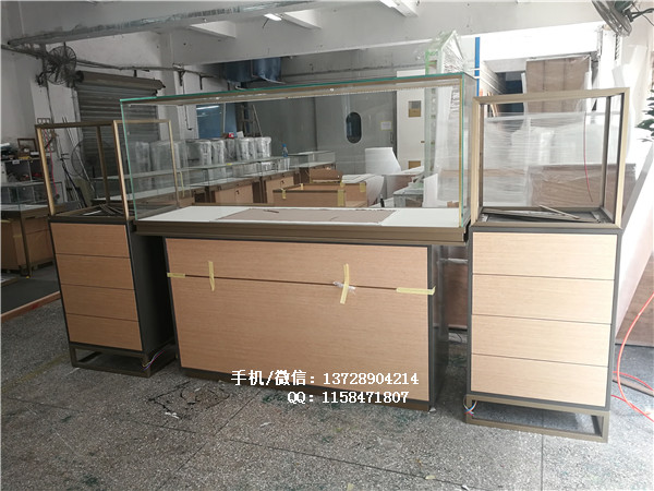 珠寶店櫥窗展示柜.jpg