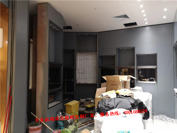 珠寶展柜現(xiàn)場安裝.jpg