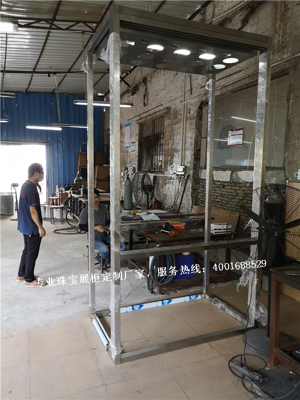 珠寶店櫥窗展示柜.jpg