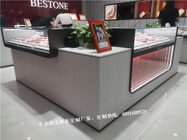 珠寶店展示柜.jpg
