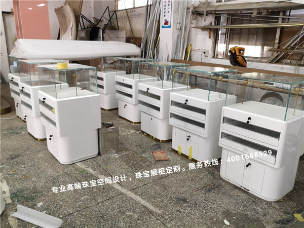 銀飾品展示柜.jpg