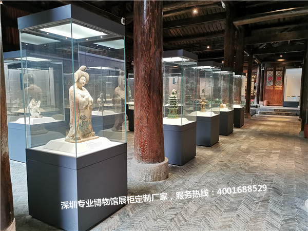 博物館展示柜.jpg