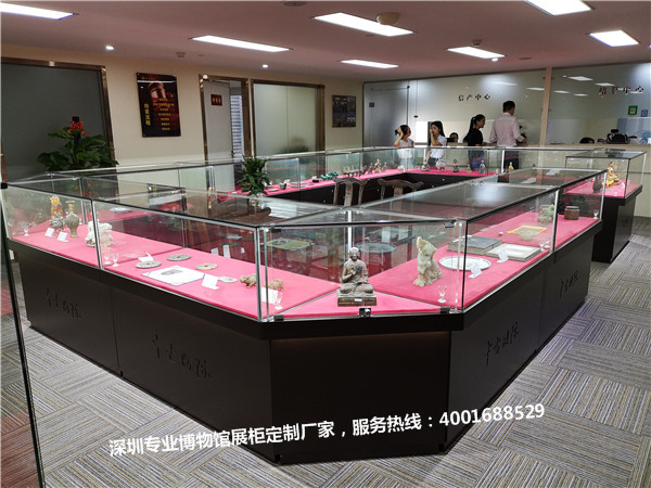 古董展柜.jpg