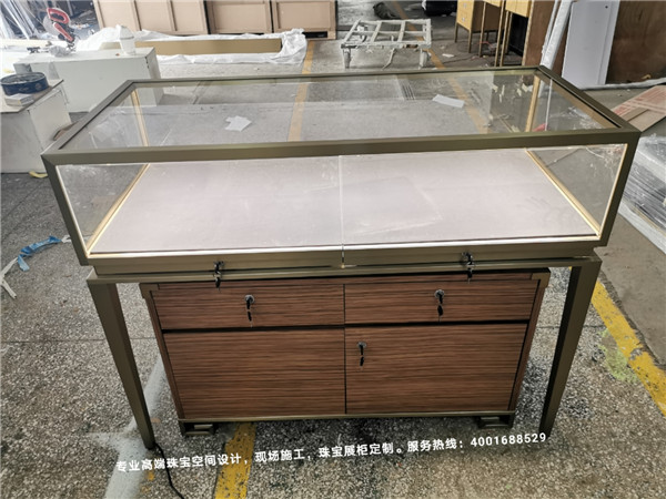 不銹鋼珠寶展示柜.jpg