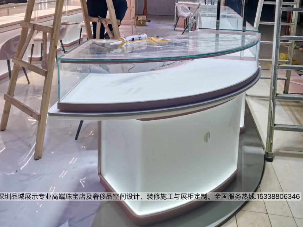 深圳品誠展示設(shè)計(jì)名門鉆石珠寶店展柜設(shè)計(jì)效果圖4.jpg