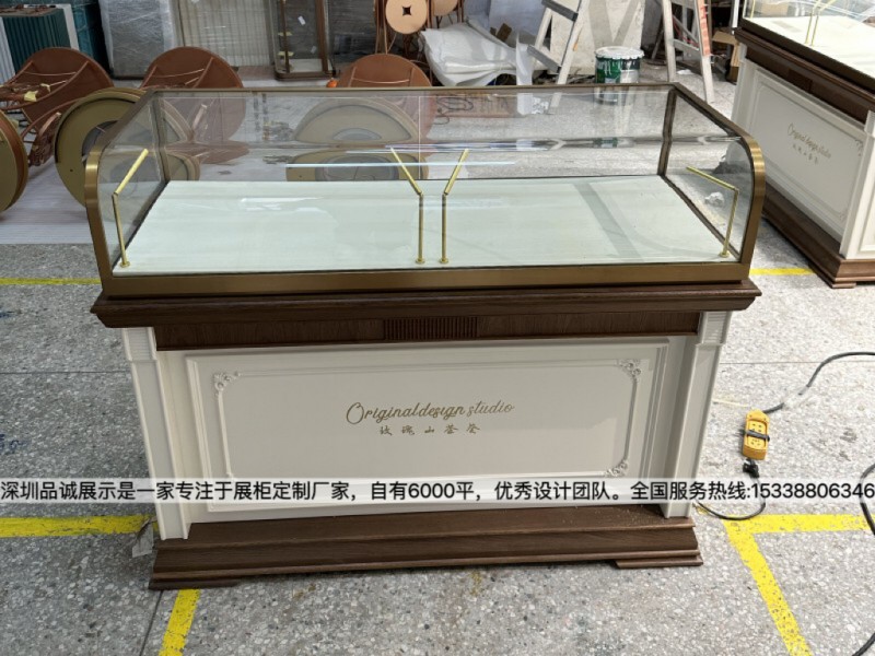 深圳品誠(chéng)展示復(fù)古珠寶展柜設(shè)計(jì)效果4_副本.jpg