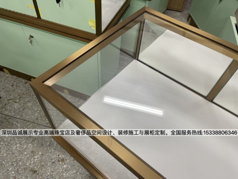 廈門清爽珠寶陳列柜定做細(xì)節(jié)，深圳品誠展示_副本.jpg