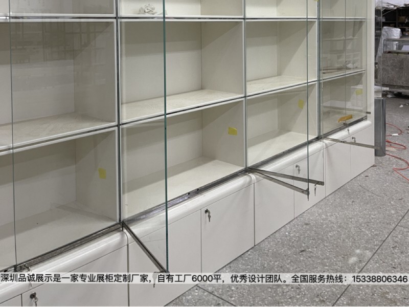 奢侈品展示柜設計效果，深圳品誠展示2.jpg