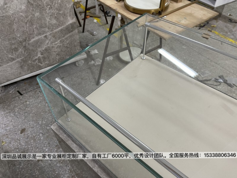 深圳品誠展示奢侈品展柜設計效果3.jpg