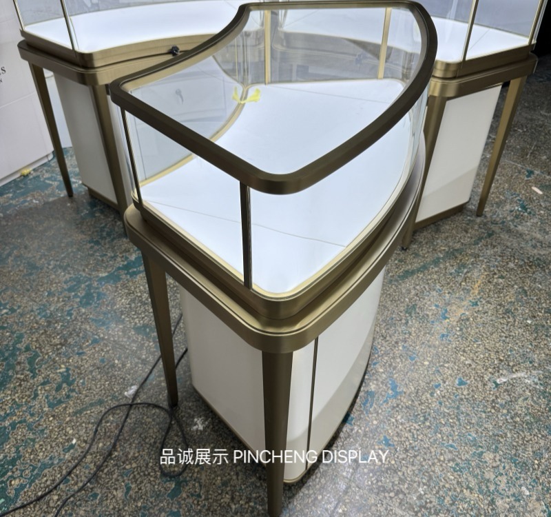 珠寶展柜定做效果，深圳品誠展示22.jpg